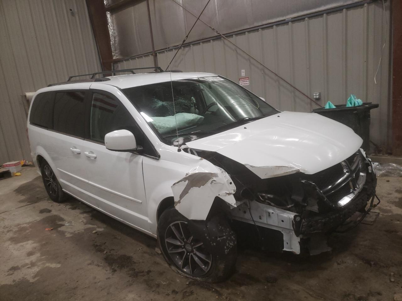 DODGE GRAND CARA 2017 with VIN 2C4RDGCG9HR589760 - Photo from auction