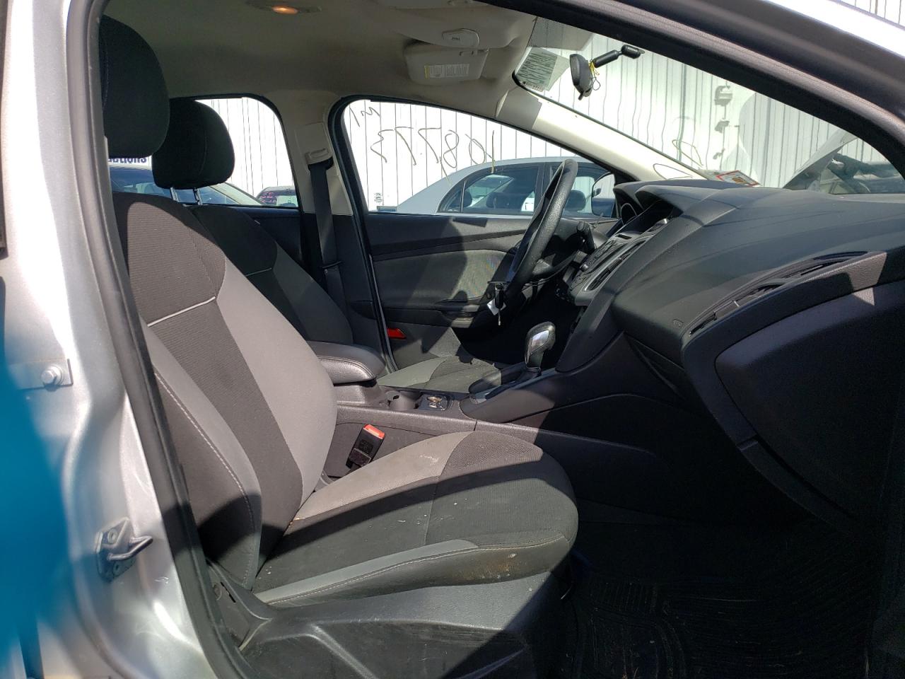 Photo 5 from auction – 2014 FORD FOCUS SE with VIN 1FADP3F29EL188875