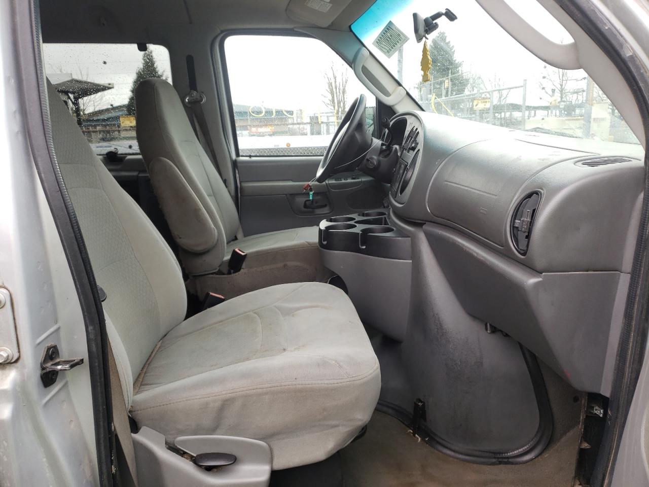Photo 5 from auction – 2008 FORD ECONOLINE with VIN 1FBNE31L18DB24305