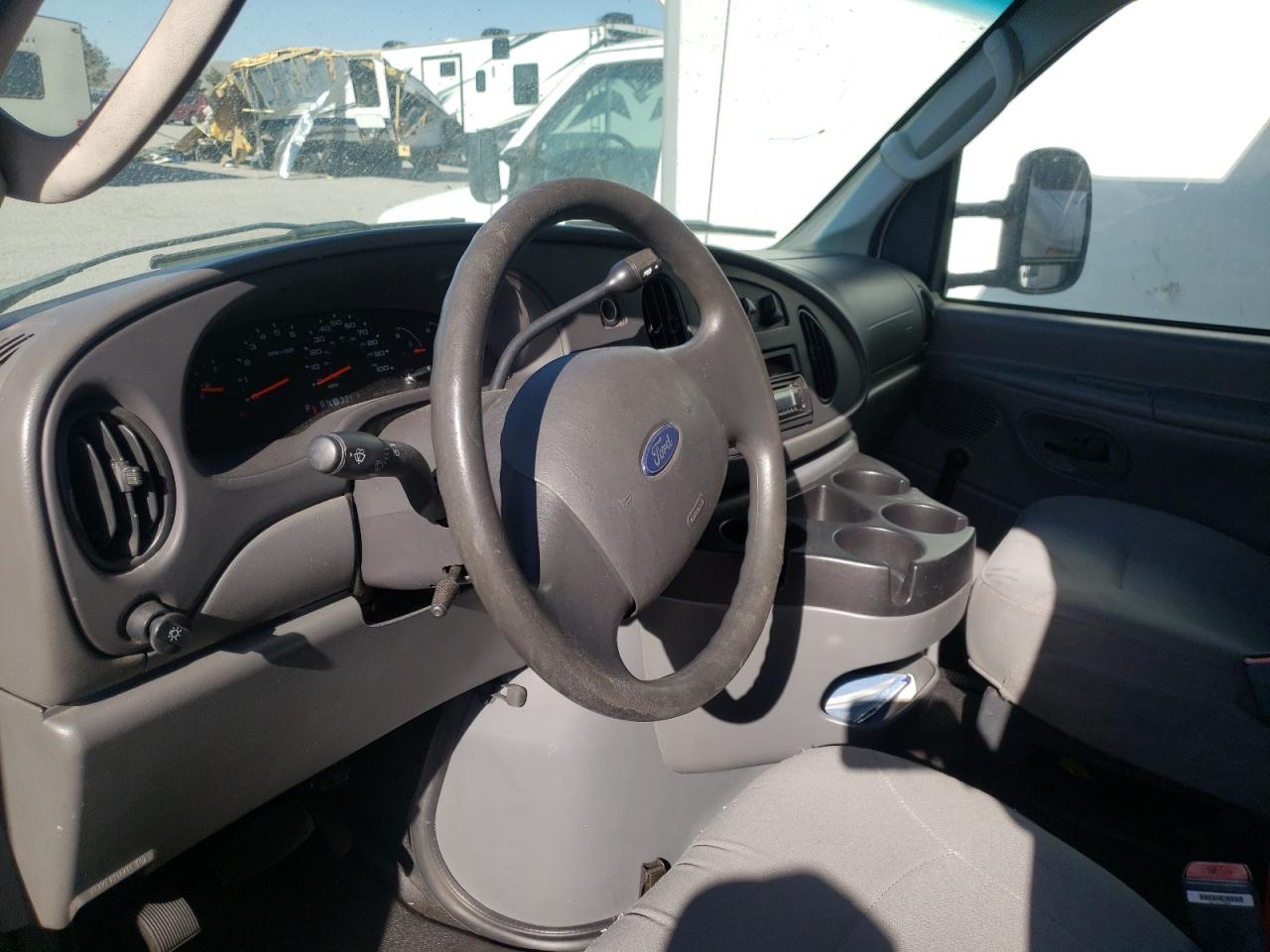 Photo 9 from auction – 2007 FORD ECONOLINE with VIN 1FDXE45S17DB29574