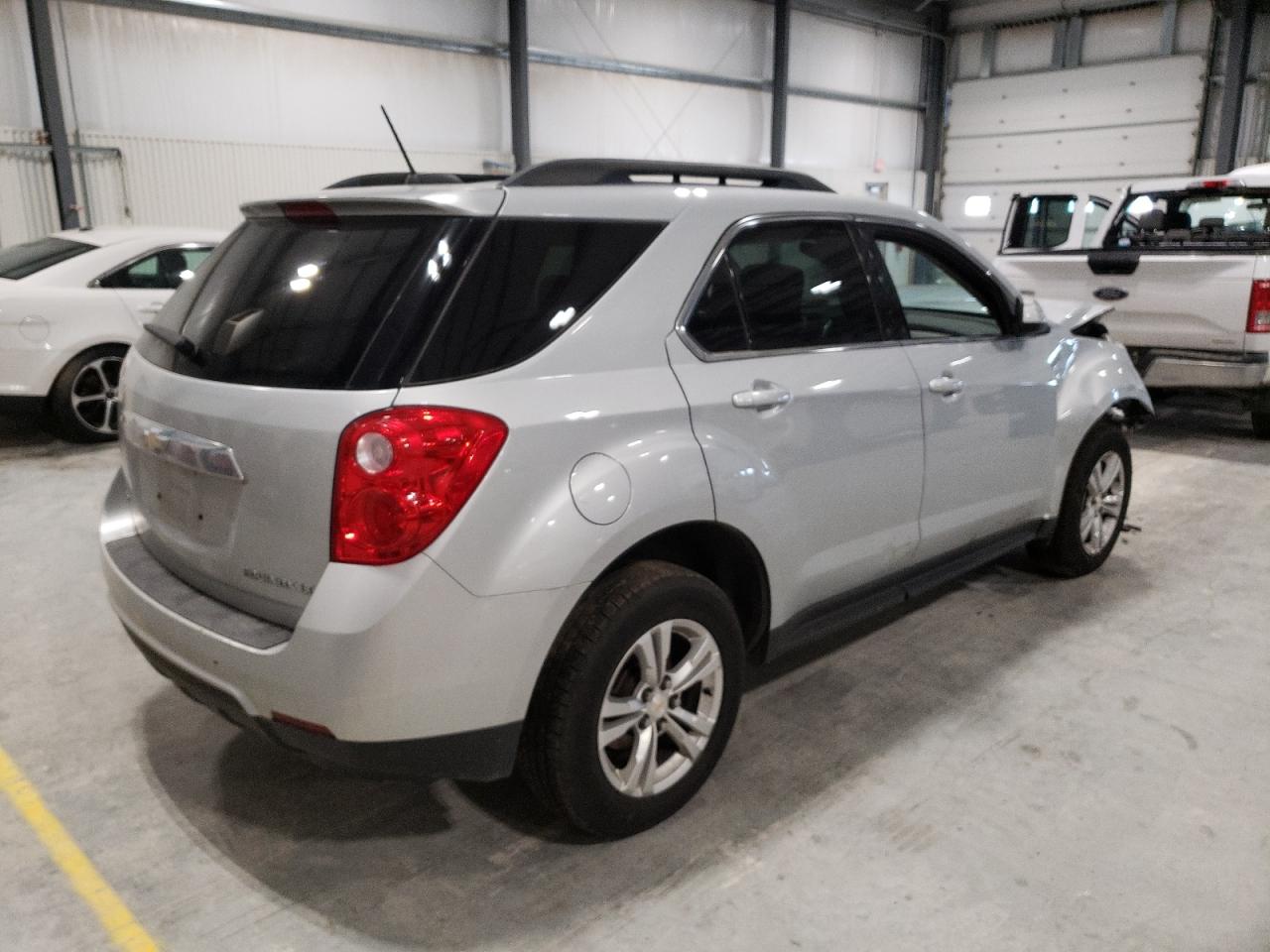 Photo 4 from auction – 2015 CHEVROLET EQUINOX LT with VIN 2GNFLFEK0F6290438