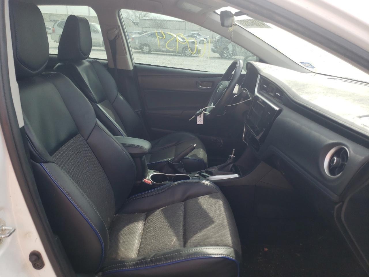 Photo 5 from auction – 2017 TOYOTA COROLLA L with VIN 5YFBURHEXHP728248