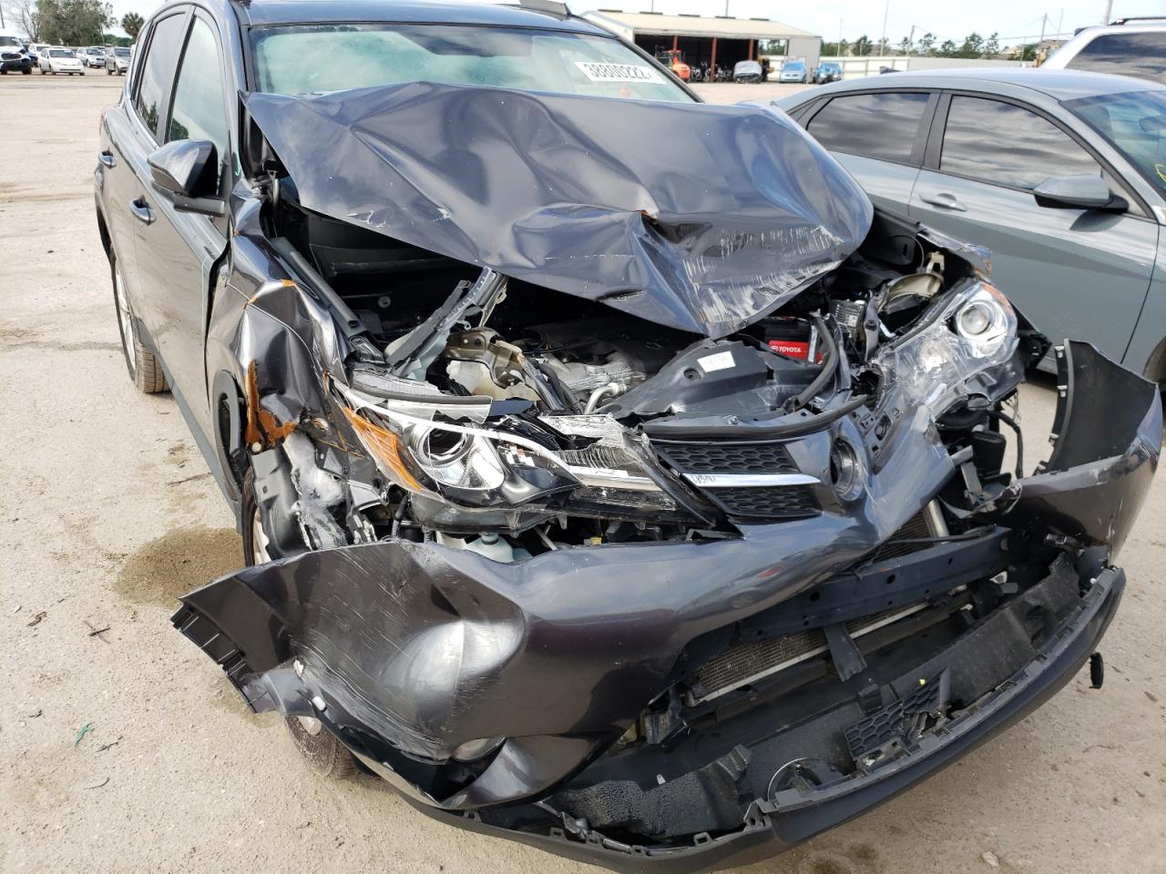 Photo 9 from auction – 2015 TOYOTA RAV4 LIMIT with VIN 2T3YFREV4FW234687