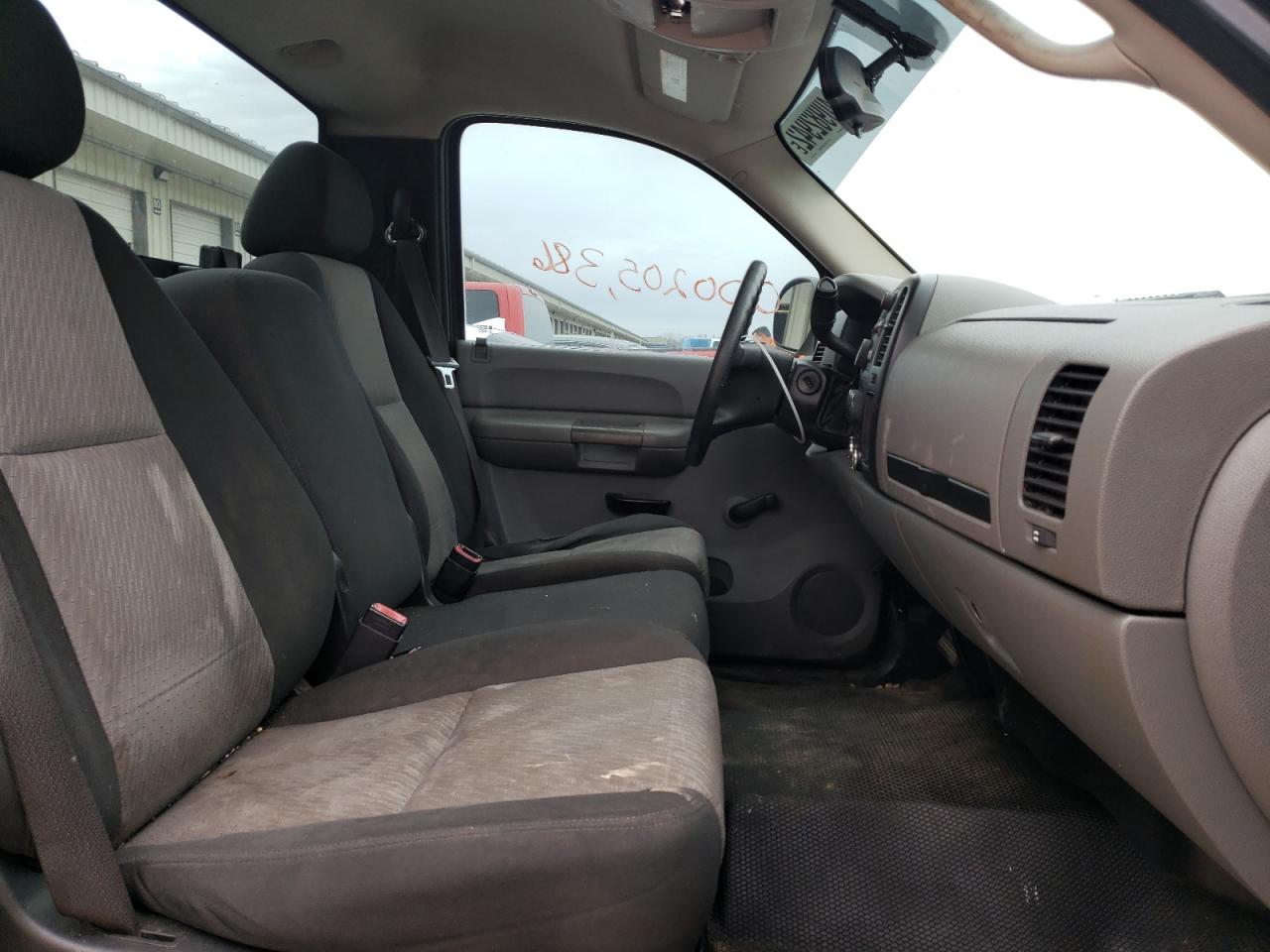 Photo 5 from auction – 2009 CHEVROLET SILVERADO with VIN 1GCEC14XX9Z144075