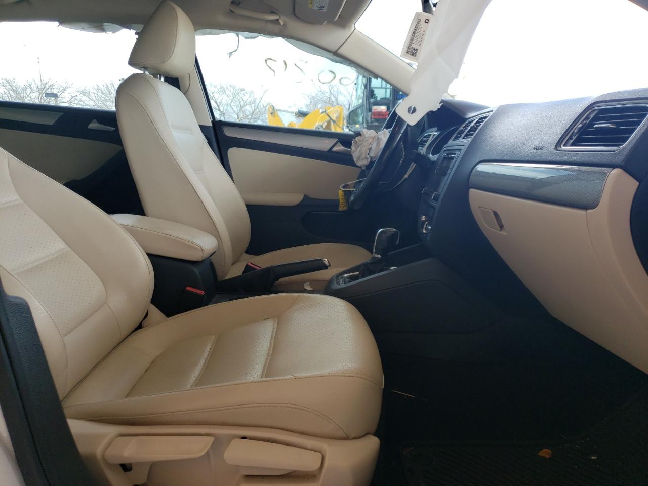 Photo 5 from auction – 2017 VOLKSWAGEN JETTA SE with VIN 3VWDB7AJXHM236639