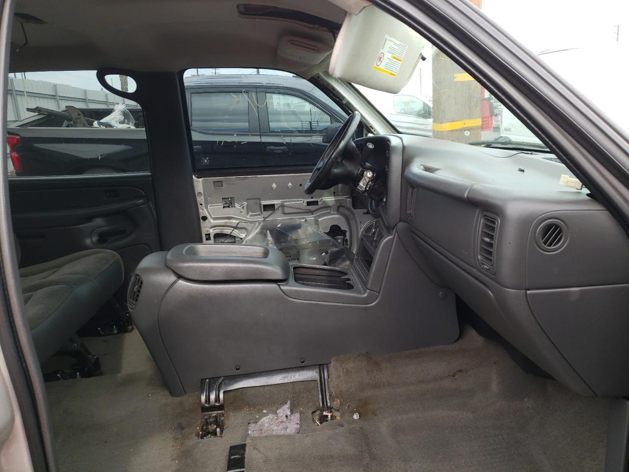 Photo 5 from auction – 2004 CHEVROLET SILVERADO with VIN 1GCGC23UX4F193003