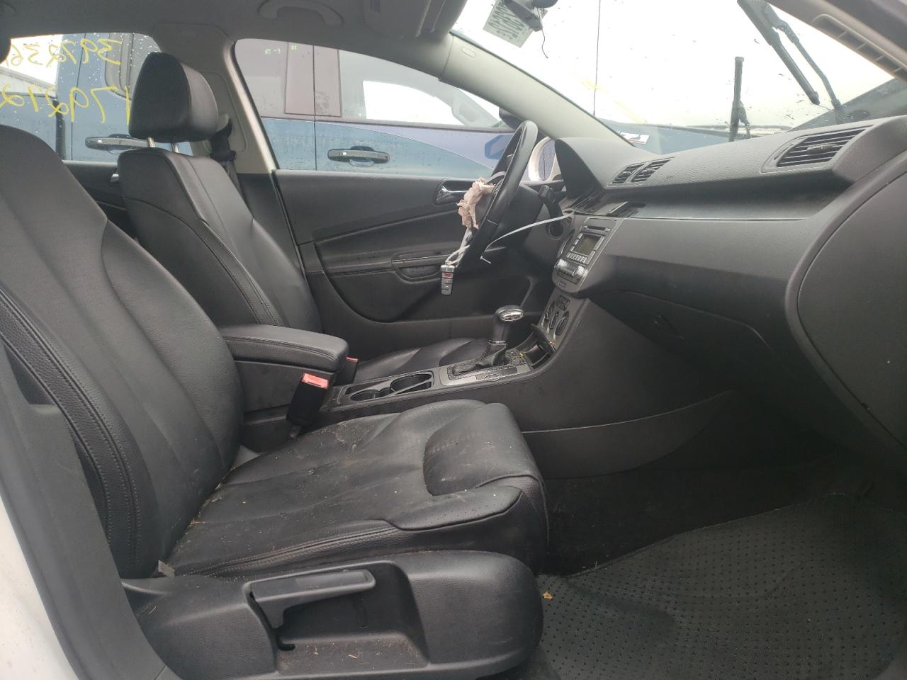 Photo 5 from auction – 2007 VOLKSWAGEN PASSAT 2.0 with VIN WVWAK73C07P136496