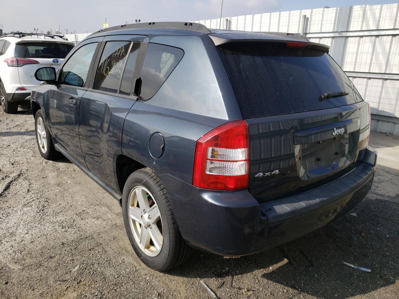 Photo 3 from auction – 2007 JEEP COMPASS with VIN 1J8FF47W77D170961