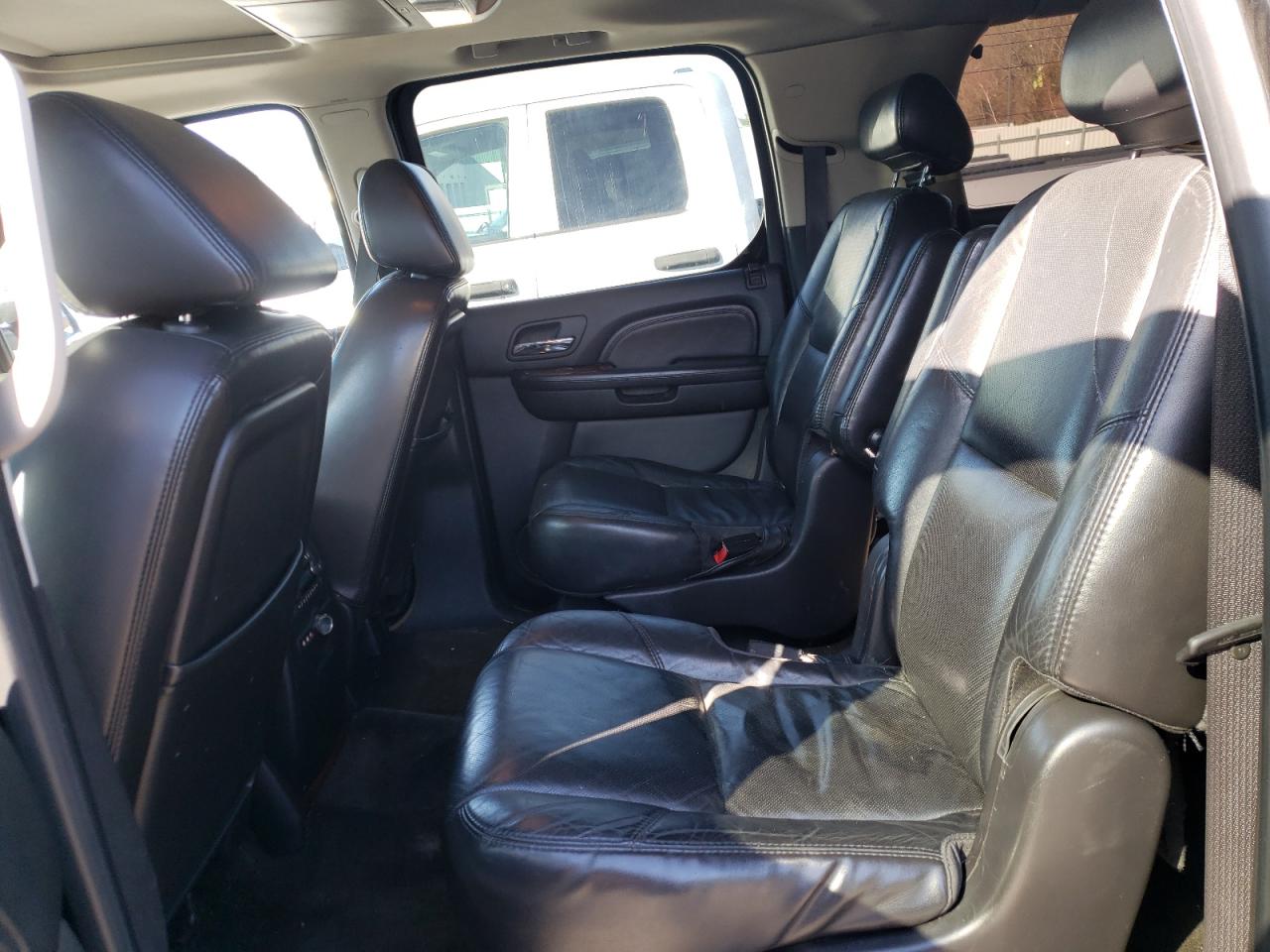 Photo 6 from auction – 2007 CADILLAC ESCALADE E with VIN 1GYFK66807R330984