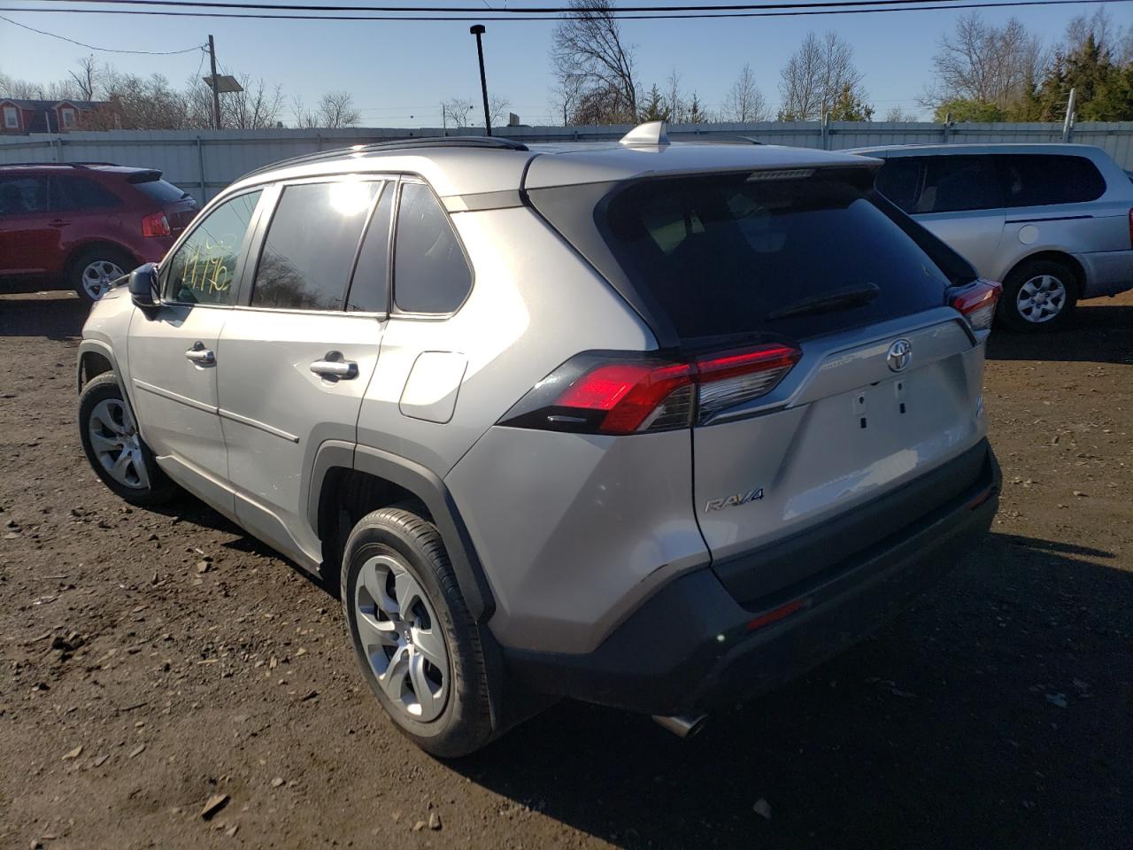 Photo 3 from auction – 2019 TOYOTA RAV4 LE with VIN 2T3F1RFV7KW033509