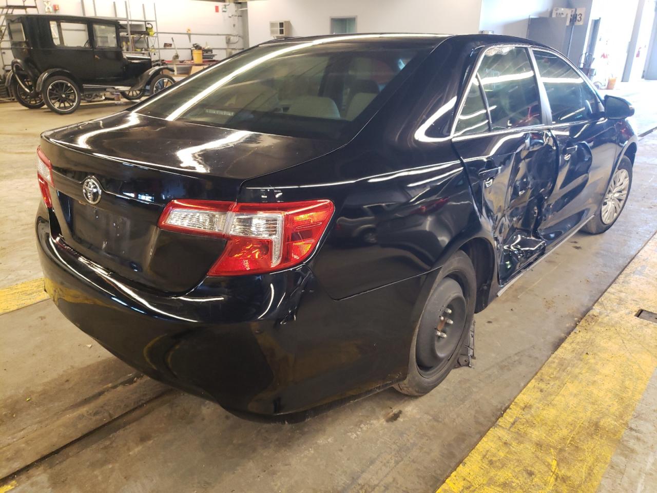 Photo 4 from auction – 2012 TOYOTA CAMRY BASE with VIN 4T1BF1FK4CU194711