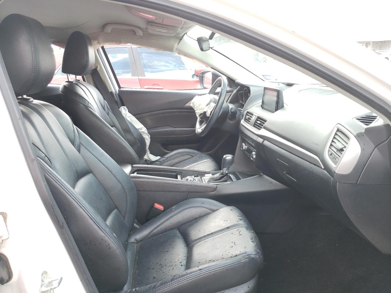 Photo 5 from auction – 2018 MAZDA 3 TOURING with VIN 3MZBN1V32JM229293