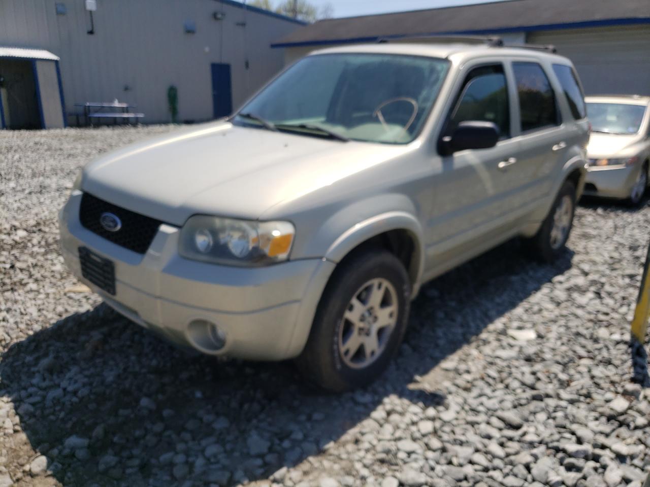 Photo 2 from auction – 2005 FORD ESCAPE LIM with VIN 1FMCU04125KA82955