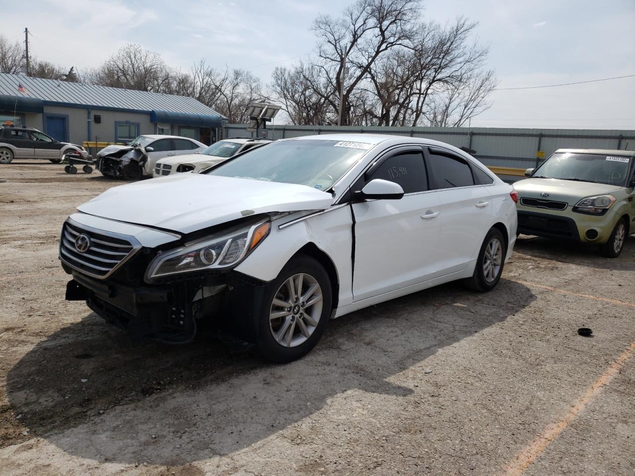 Photo 2 from auction – 2016 HYUNDAI SONATA SE with VIN 5NPE24AF3GH321439