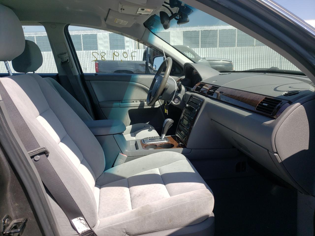 Photo 5 from auction – 2005 FORD FIVE HUNDR with VIN 1FAFP24125G125171