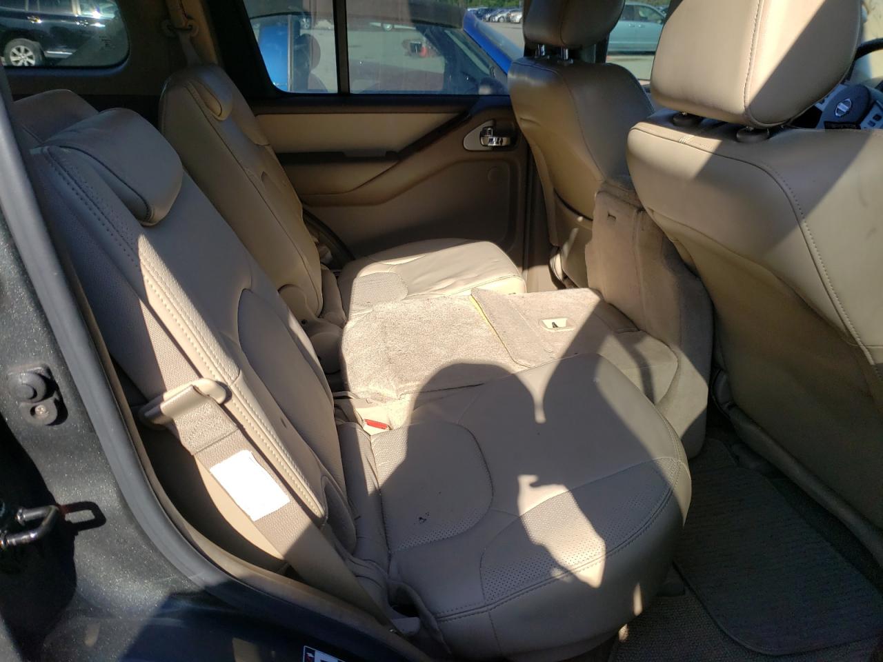 Photo 6 from auction – 2005 NISSAN PATHFINDER with VIN 5N1AR18W15C702841