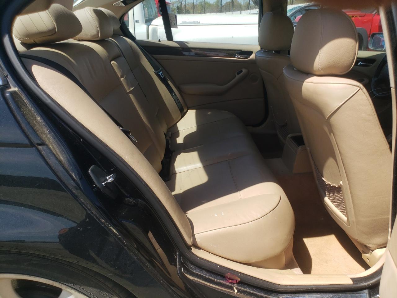 Photo 6 from auction – 2004 BMW 330 I with VIN WBAEV53444KM33301