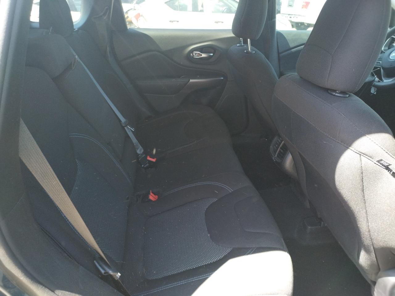 Photo 6 from auction – 2019 JEEP CHEROKEE L with VIN 1C4PJLCB1KD466428