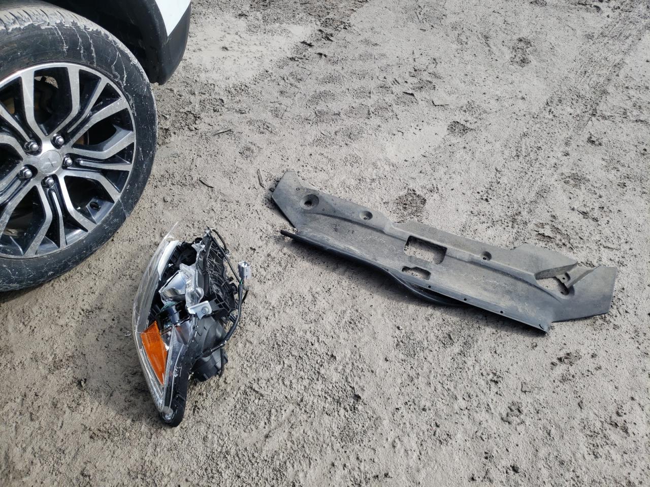 Photo 9 from auction – 2018 MITSUBISHI OUTLANDER with VIN JA4AR3AU6JU020366