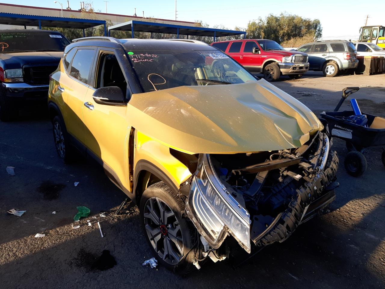KIA SELTOS SX 2021 with VIN KNDETCA24M7127927 - Photo from auction