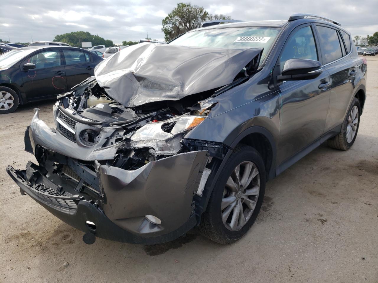 Photo 2 from auction – 2015 TOYOTA RAV4 LIMIT with VIN 2T3YFREV4FW234687