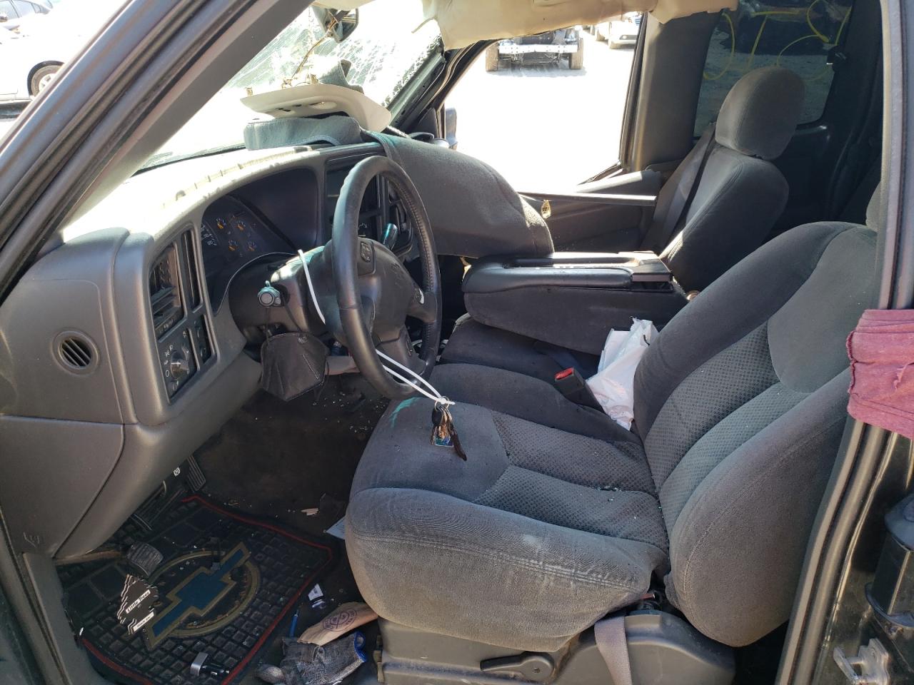 Photo 5 from auction – 2005 CHEVROLET 1500 with VIN 2GCEC19V751112453