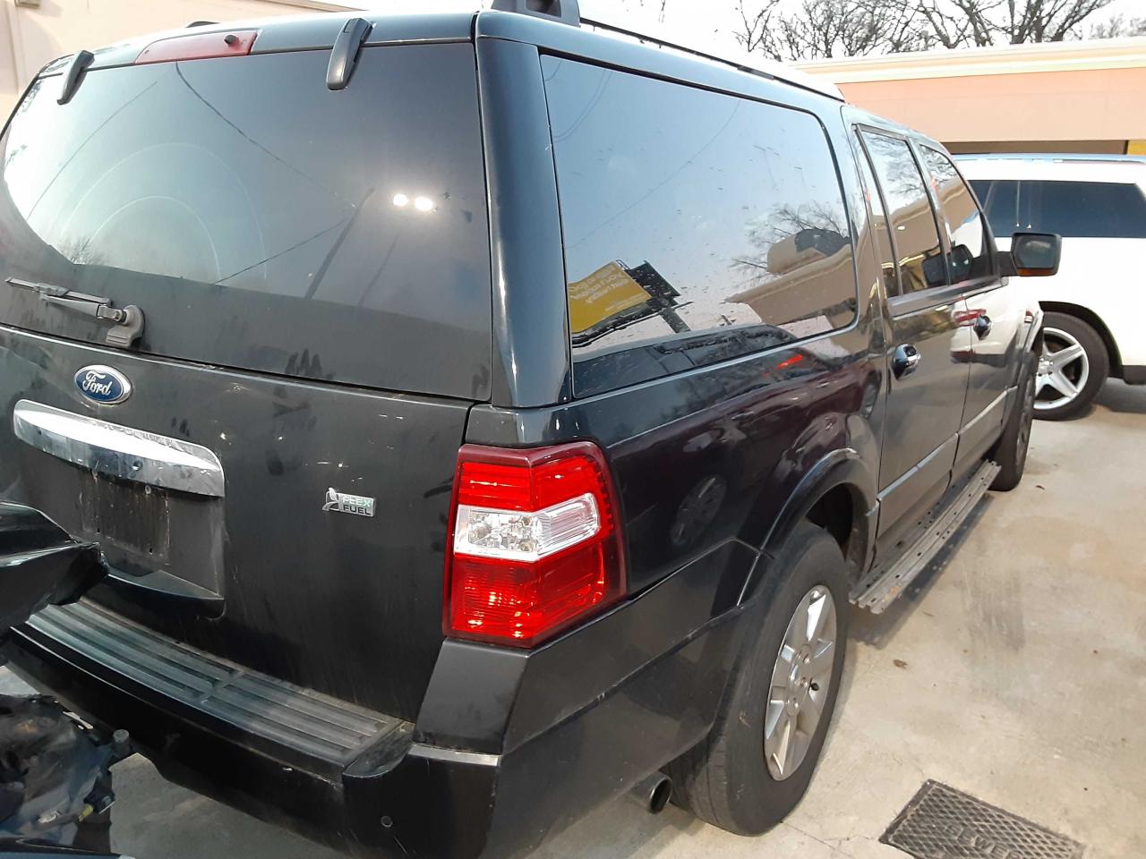 Photo 4 from auction – 2011 FORD EXPEDITION with VIN 1FMJK1K52BEF16892