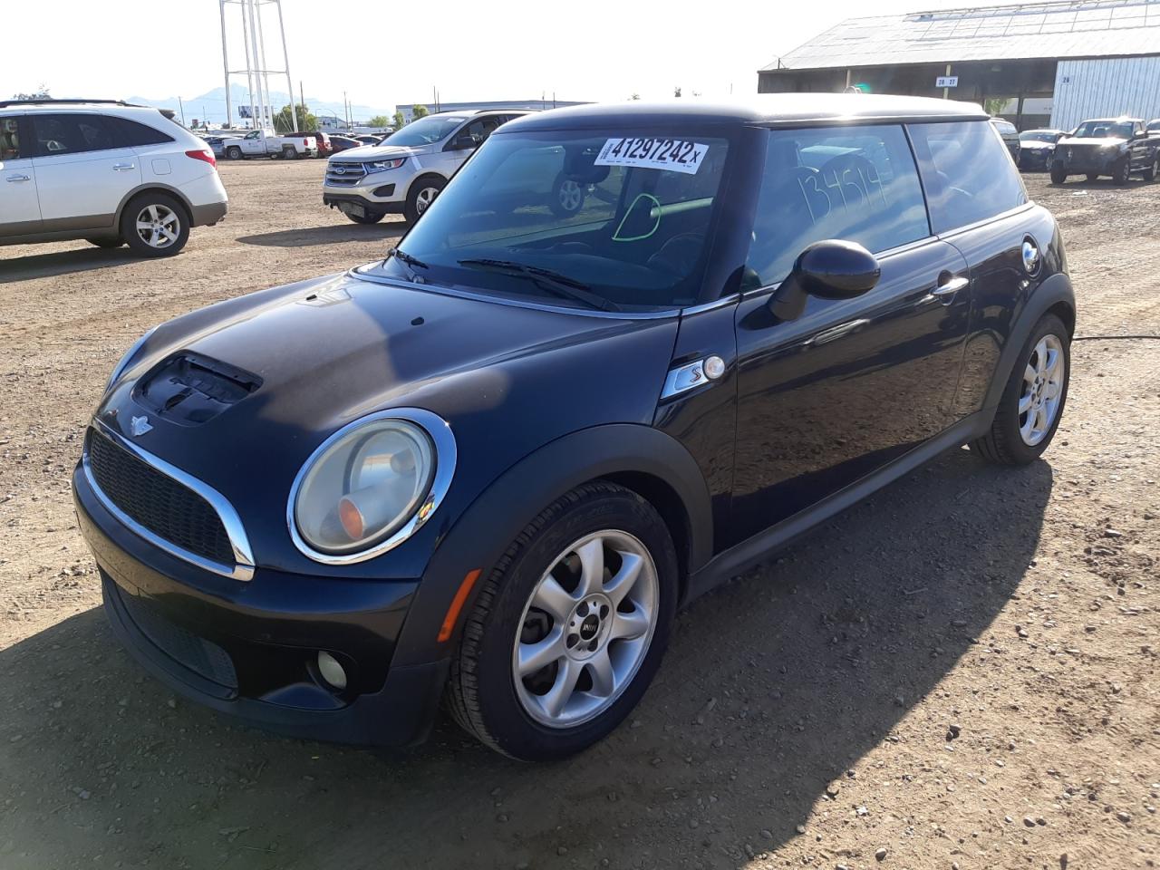 Photo 2 from auction – 2008 MINI COOPER S with VIN WMWMF73598TT92497