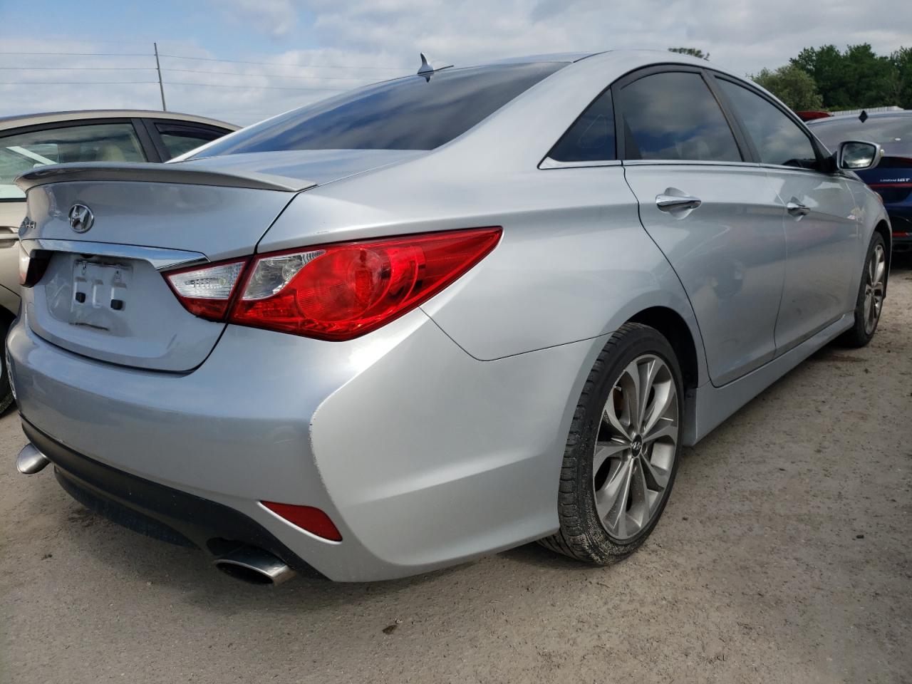 Photo 4 from auction – 2014 HYUNDAI SONATA SE with VIN 5NPEC4AC9EH844612