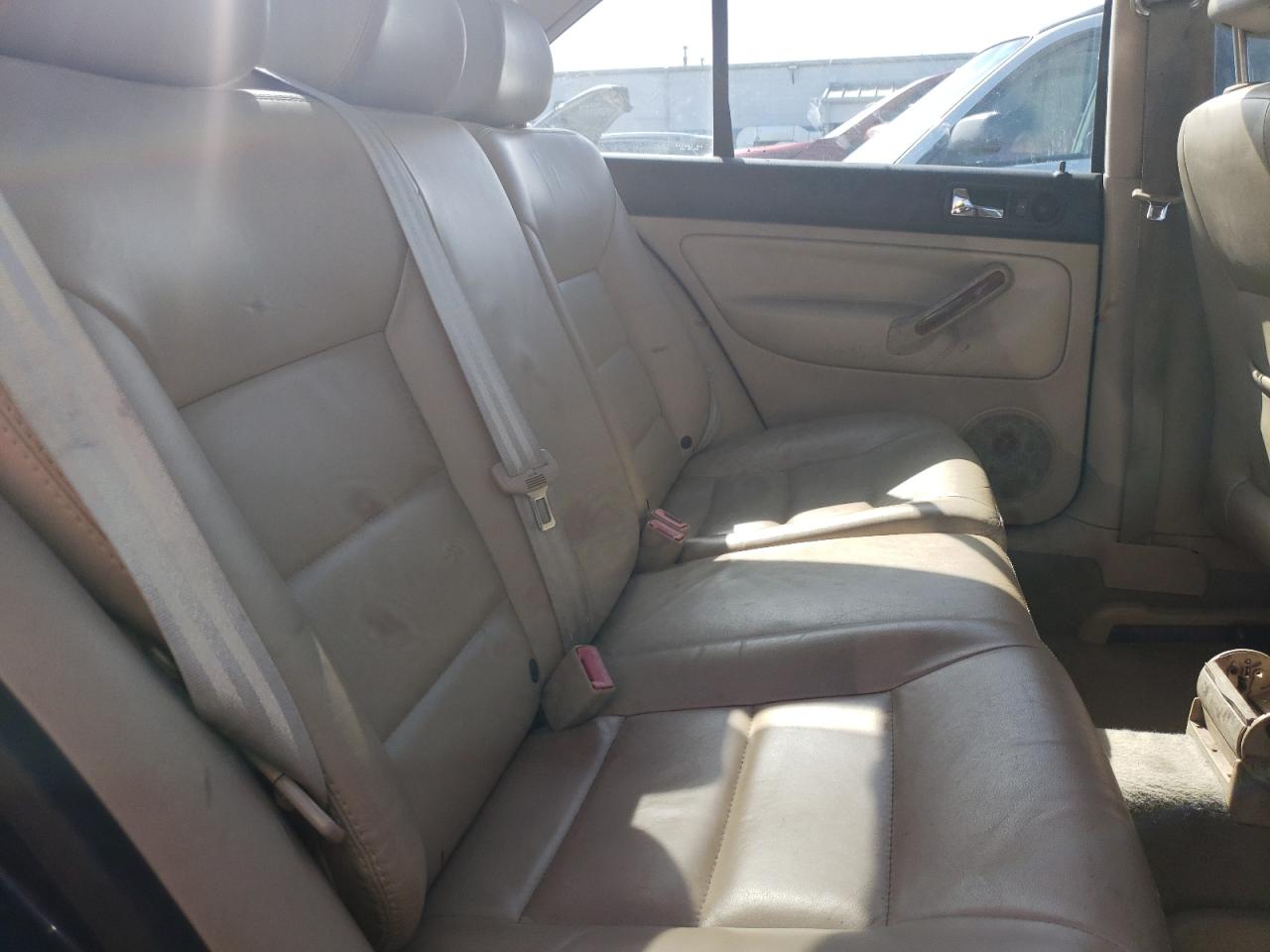 Photo 6 from auction – 2002 VOLKSWAGEN JETTA GLX with VIN 3VWTG69M52M007301