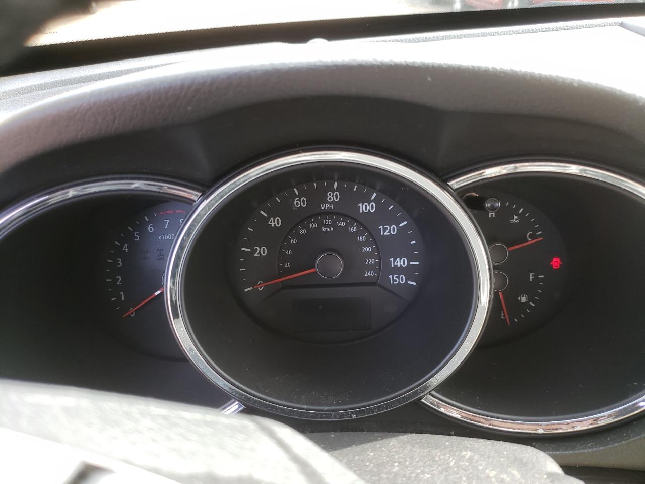 Photo 8 from auction – 2011 KIA SORENTO EX with VIN 5XYKUDA26BG085413
