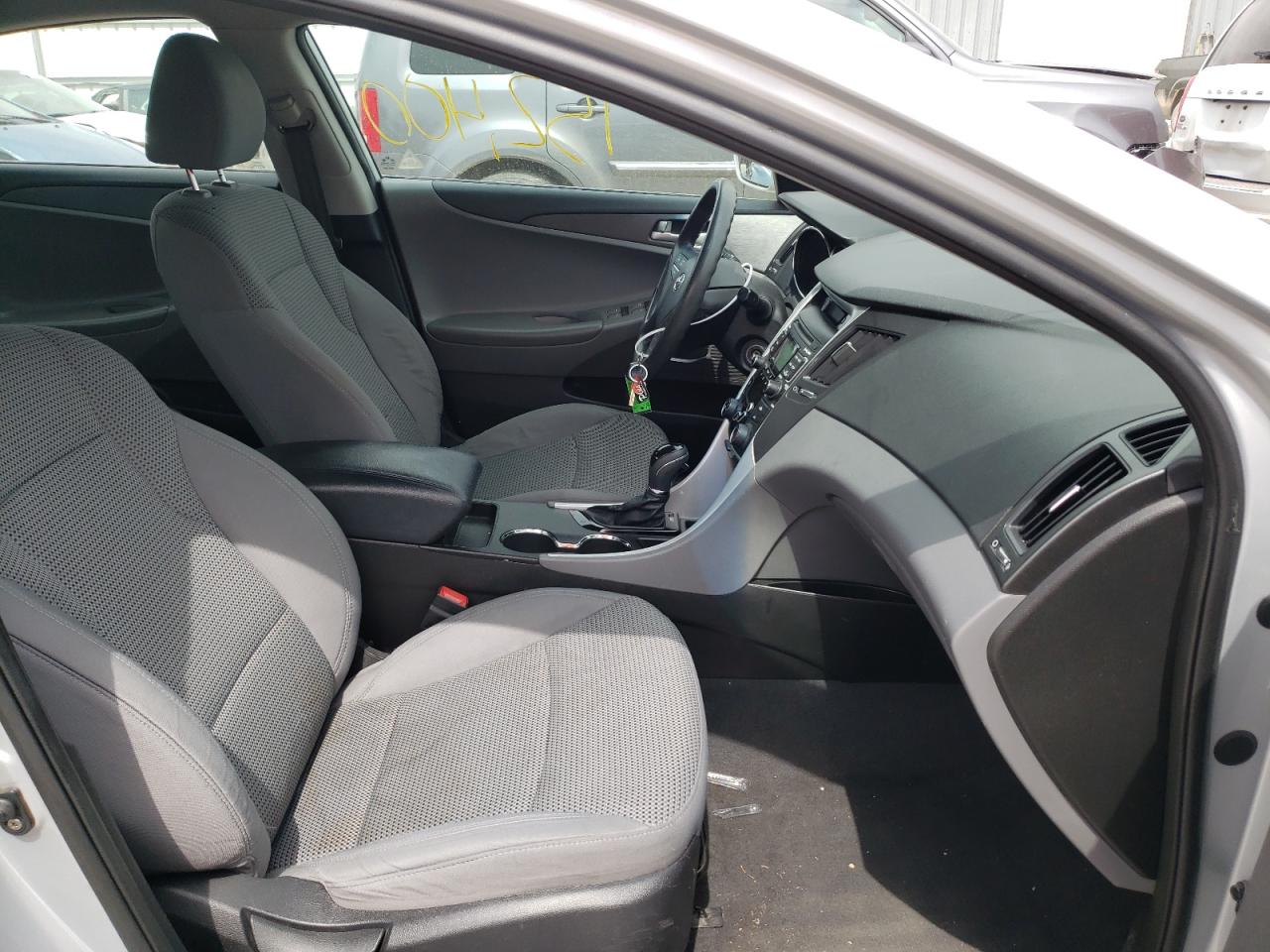 Photo 5 from auction – 2011 HYUNDAI SONATA GLS with VIN 5NPEB4AC9BH036906