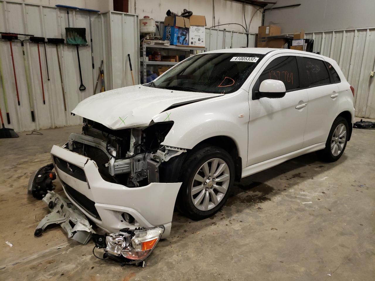 Photo 2 from auction – 2011 MITSUBISHI OUTLANDER with VIN JA4AR4AU8BZ025157