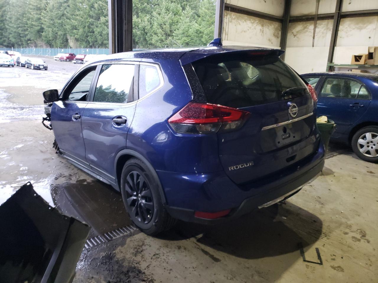 Photo 3 from auction – 2018 NISSAN ROGUE S with VIN KNMAT2MV2JP584505