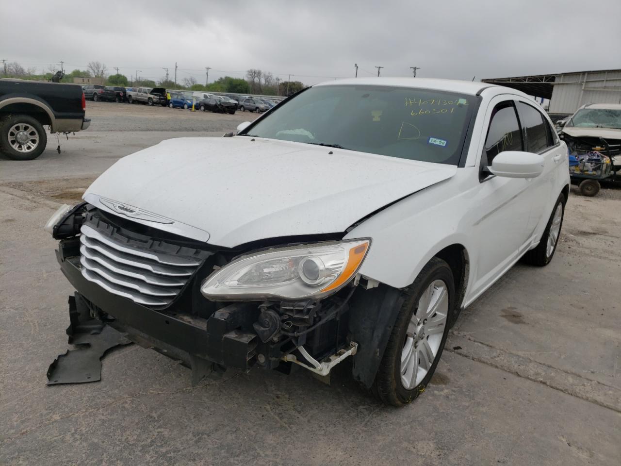 Photo 2 from auction – 2013 CHRYSLER 200 LX with VIN 1C3CCBAB3DN660501