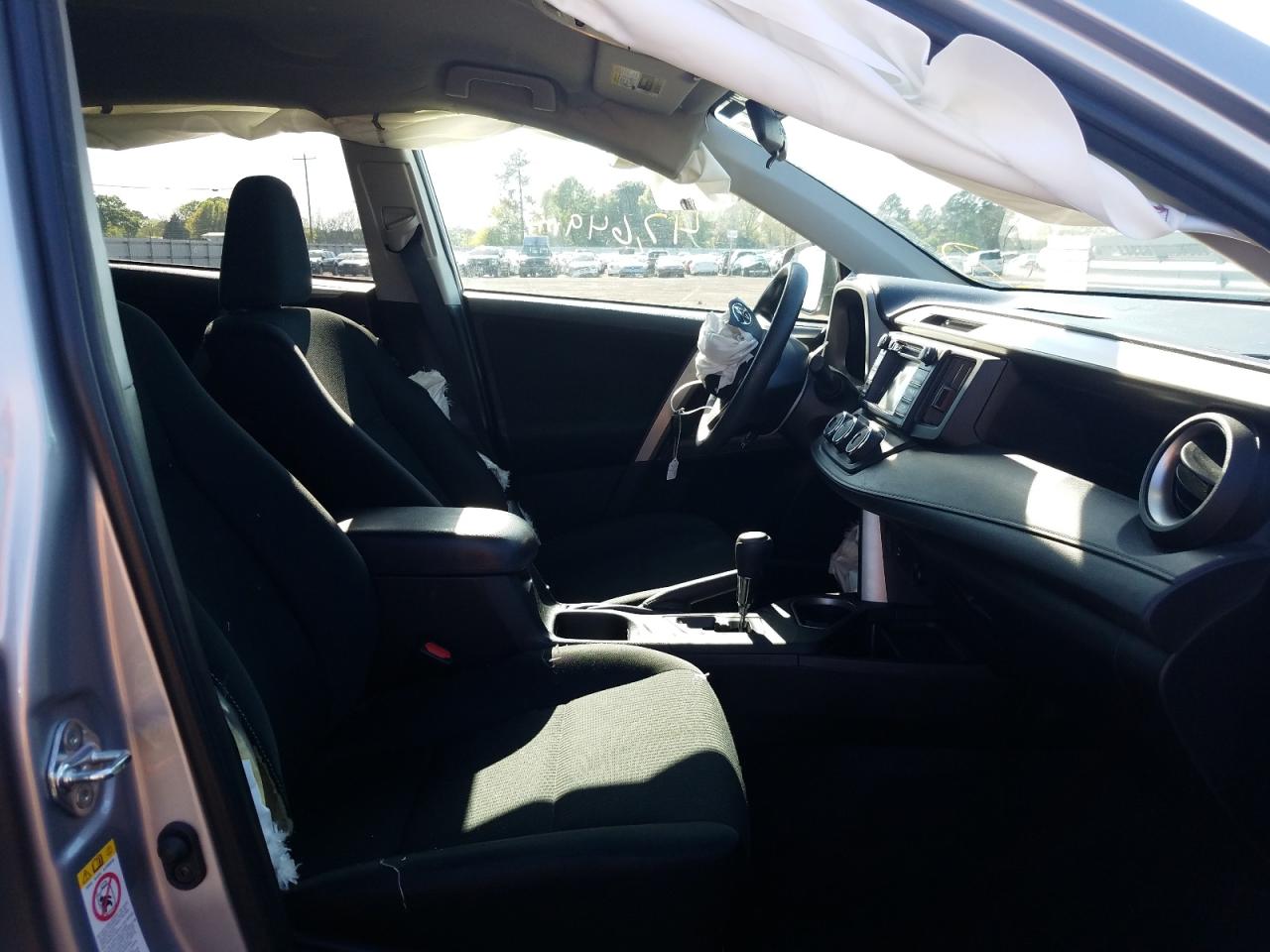 Photo 5 from auction – 2018 TOYOTA RAV4 LE with VIN 2T3ZFREV2JW518266