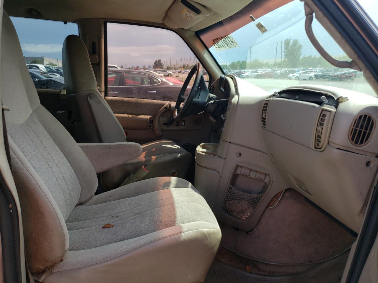 Photo 5 from auction – 2003 CHEVROLET ASTRO with VIN 1GNDM19X73B130997