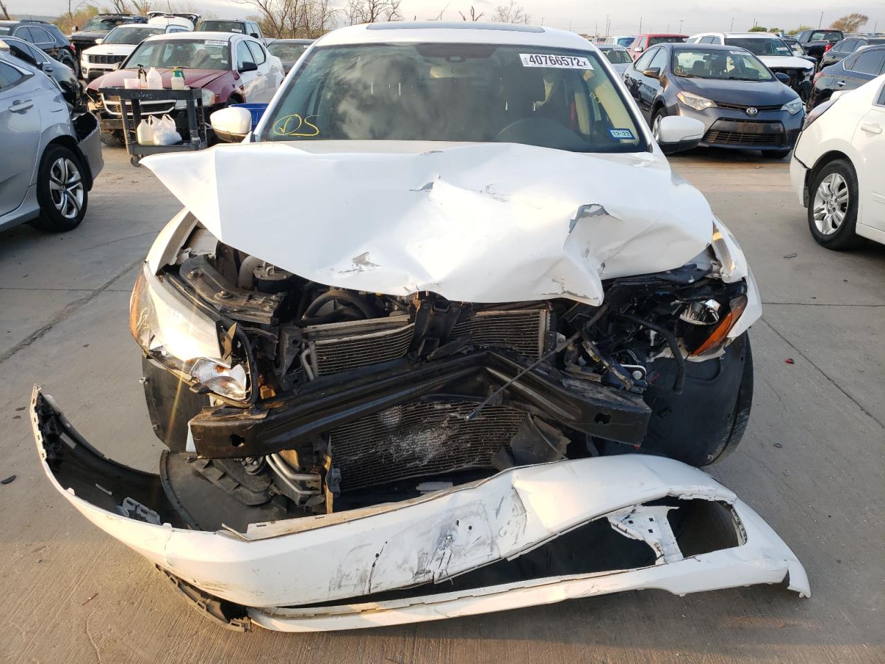 Photo 9 from auction – 2014 VOLKSWAGEN PASSAT SE with VIN 1VWBN7A37EC072389