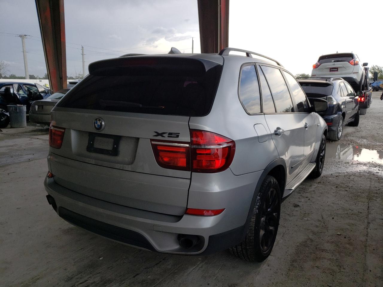 Photo 4 from auction – 2011 BMW X5 XDRIVE3 with VIN 5UXZV4C55BL407612