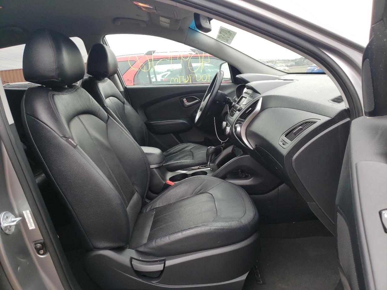 Photo 5 from auction – 2012 HYUNDAI TUCSON GLS with VIN KM8JU3AC0CU355147