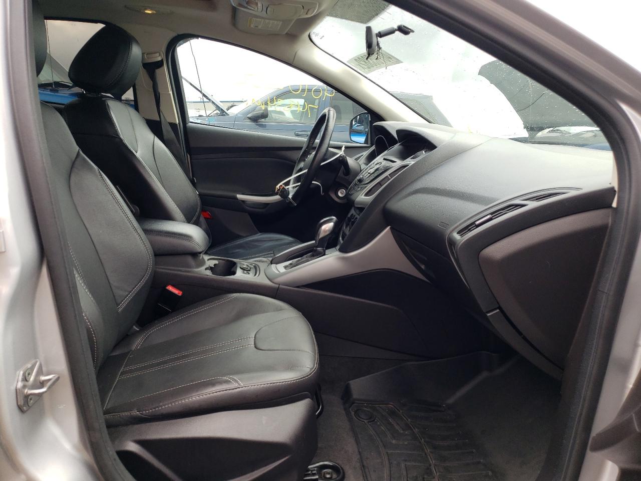Photo 5 from auction – 2014 FORD FOCUS SE with VIN 1FADP3K23EL105317
