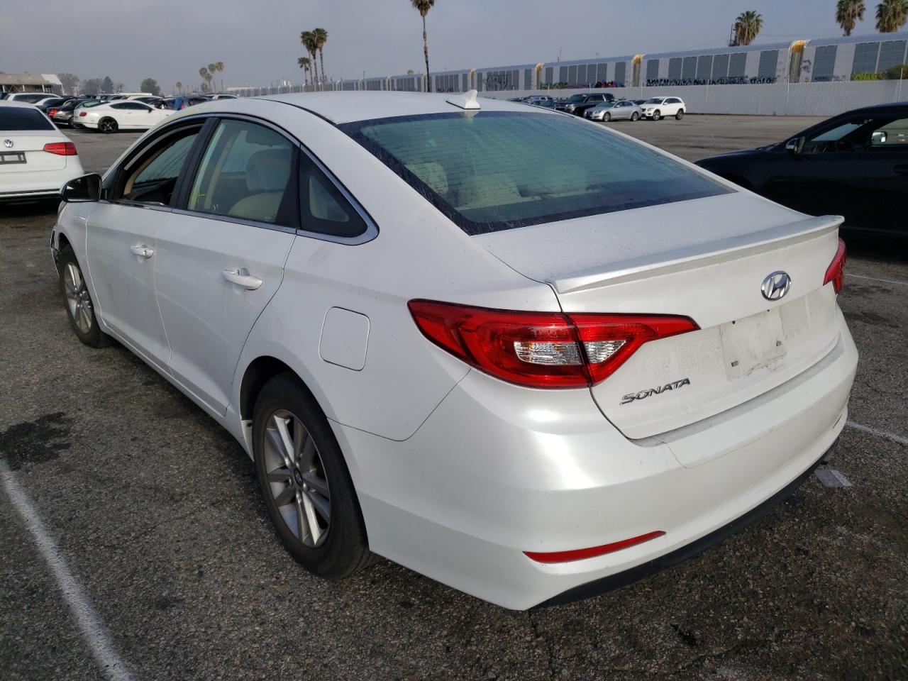 Photo 3 from auction – 2015 HYUNDAI SONATA SE with VIN 5NPE24AF9FH020334