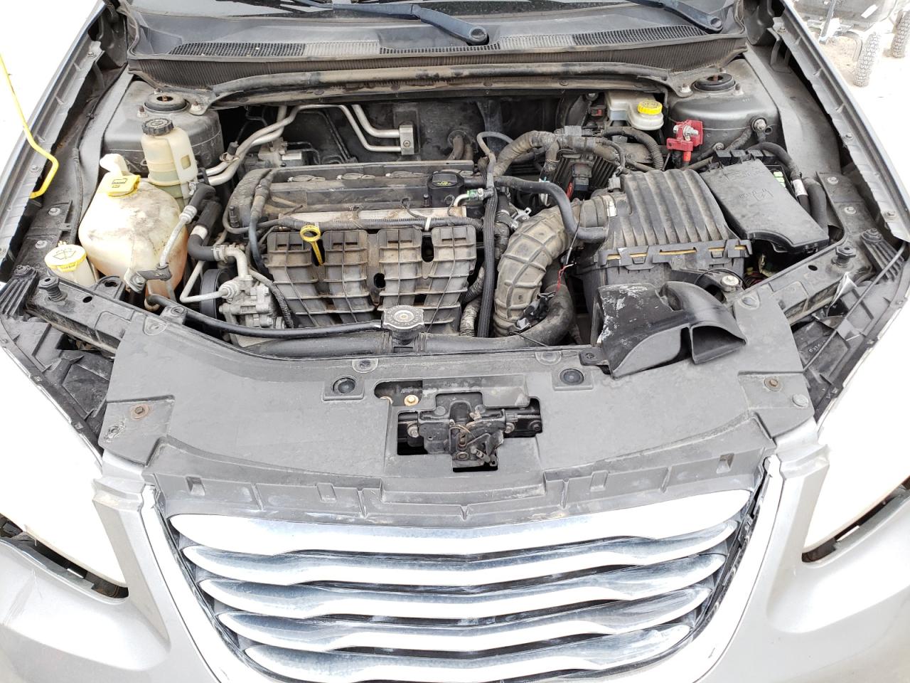 Photo 7 from auction – 2012 CHRYSLER 200 TOURIN with VIN 1C3BCBEBXCN155673