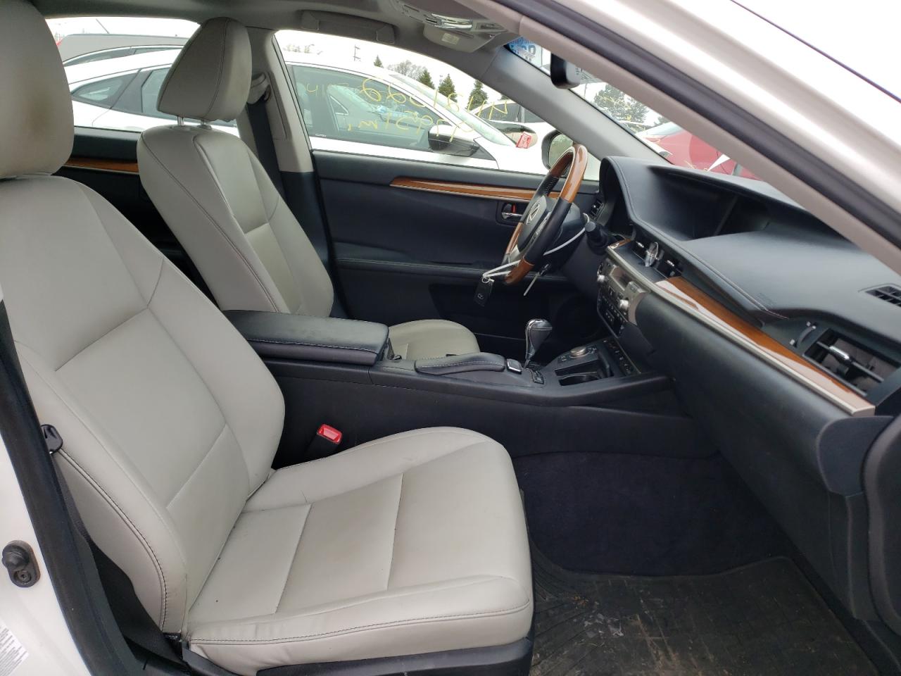 Photo 5 from auction – 2013 LEXUS ES 300H with VIN JTHBW1GG1D2002638
