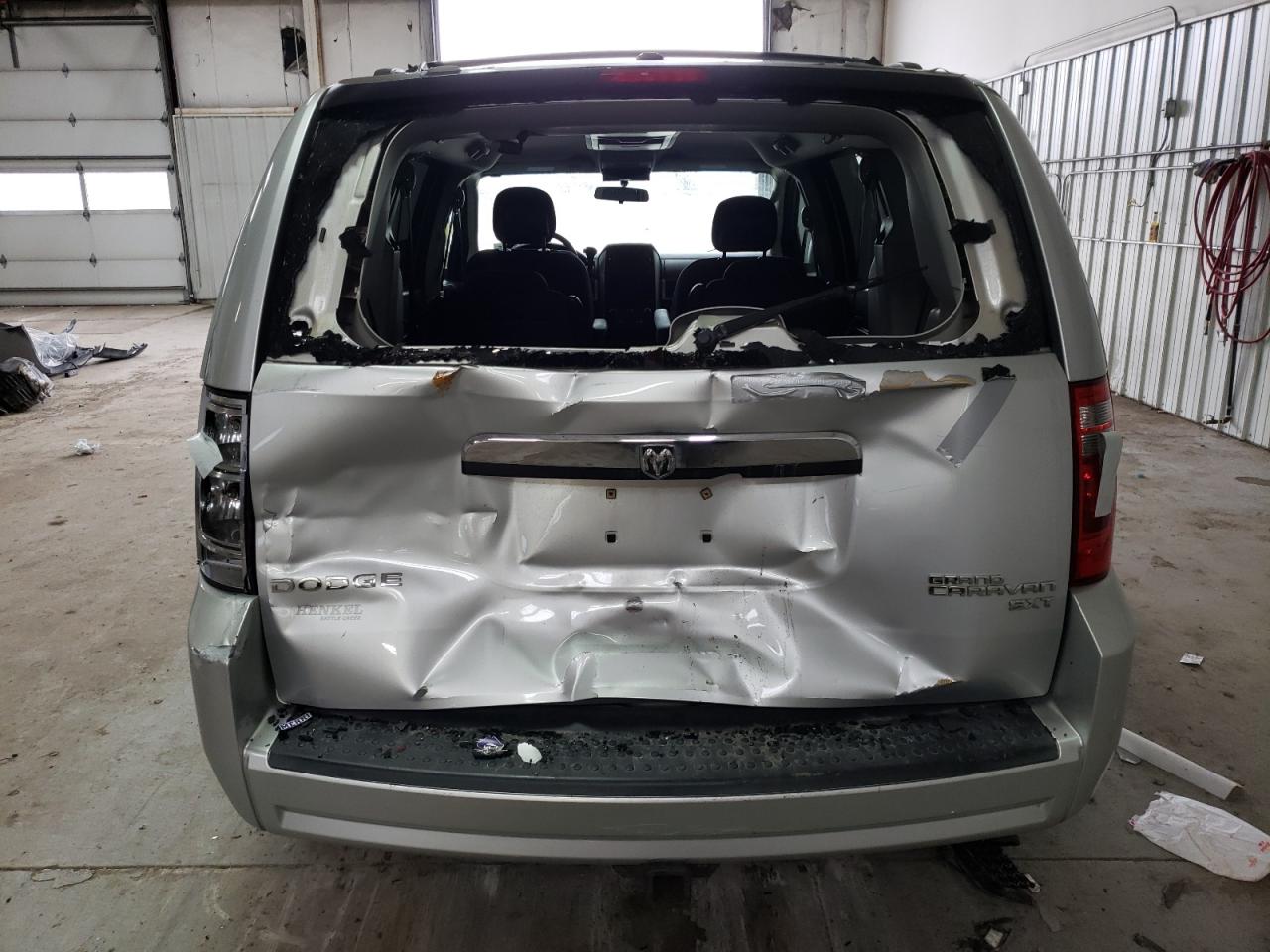 Photo 9 from auction – 2010 DODGE GRAND CARA with VIN 2D4RN5D15AR475582