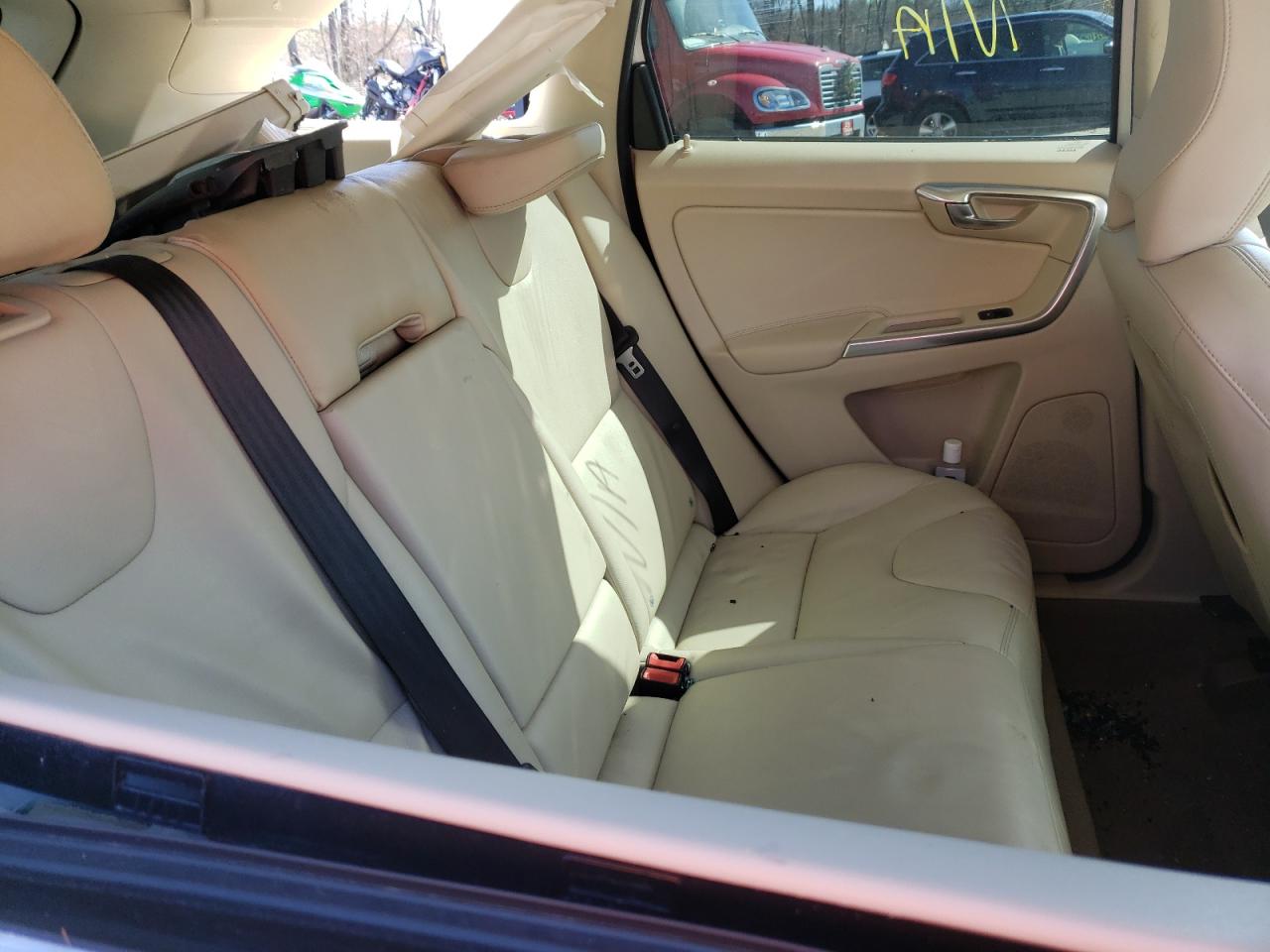 Photo 6 from auction – 2015 VOLVO XC60 T6 PR with VIN YV4902RB1F2576598