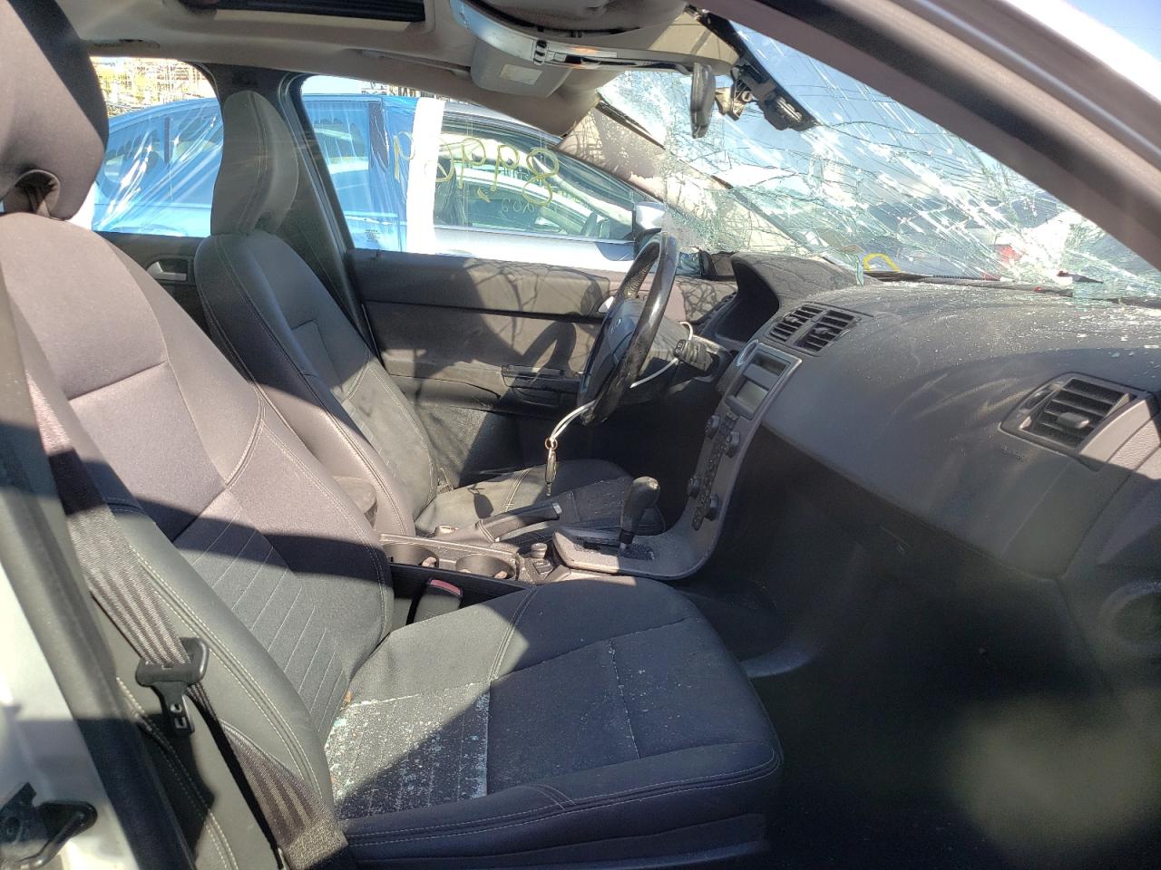 Photo 5 from auction – 2005 VOLVO V50 2.4I with VIN YV1MW382652057249