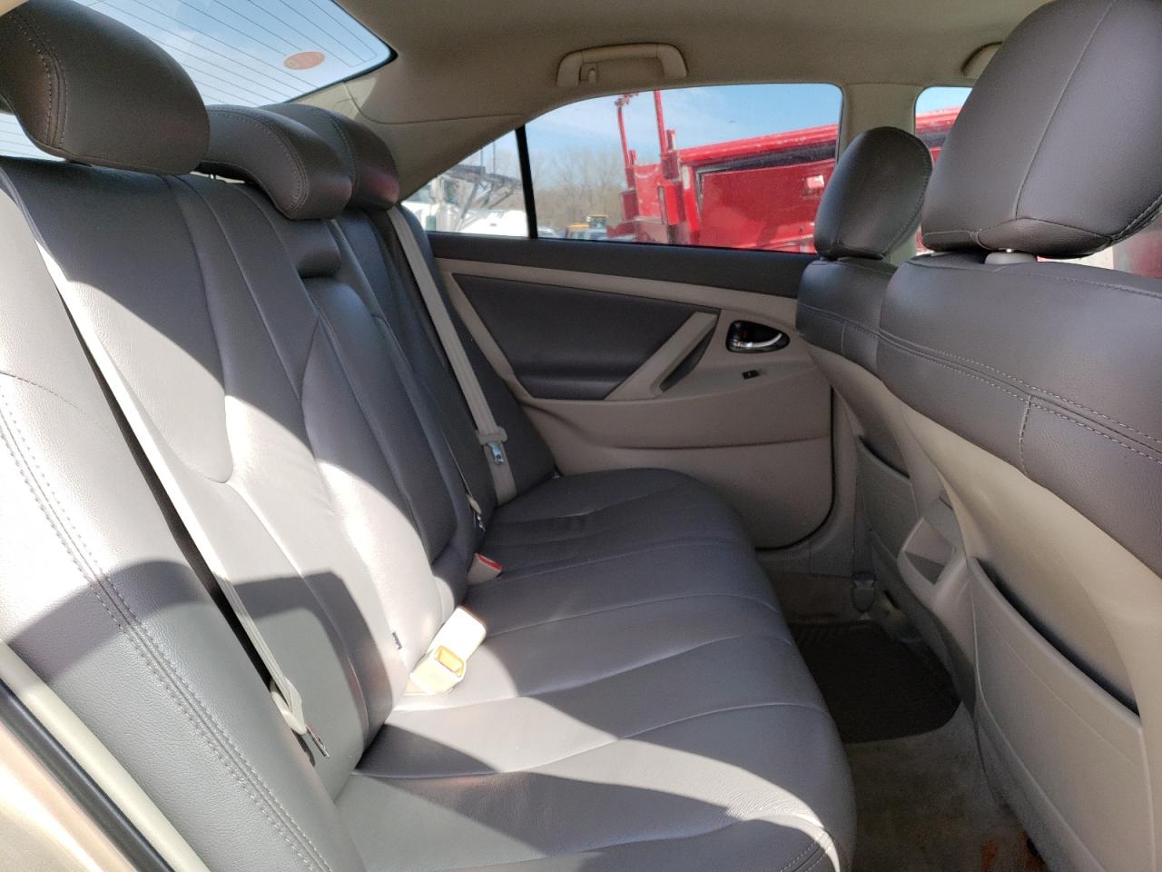 Photo 6 from auction – 2010 TOYOTA CAMRY BASE with VIN 4T1BF3EK6AU048112