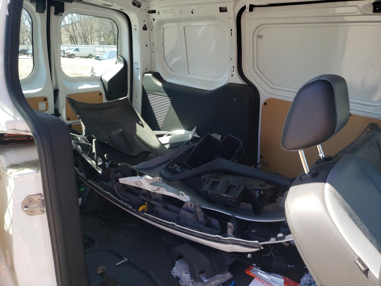Photo 6 from auction – 2018 FORD TRANSIT CO with VIN NM0LS7E72J1342645