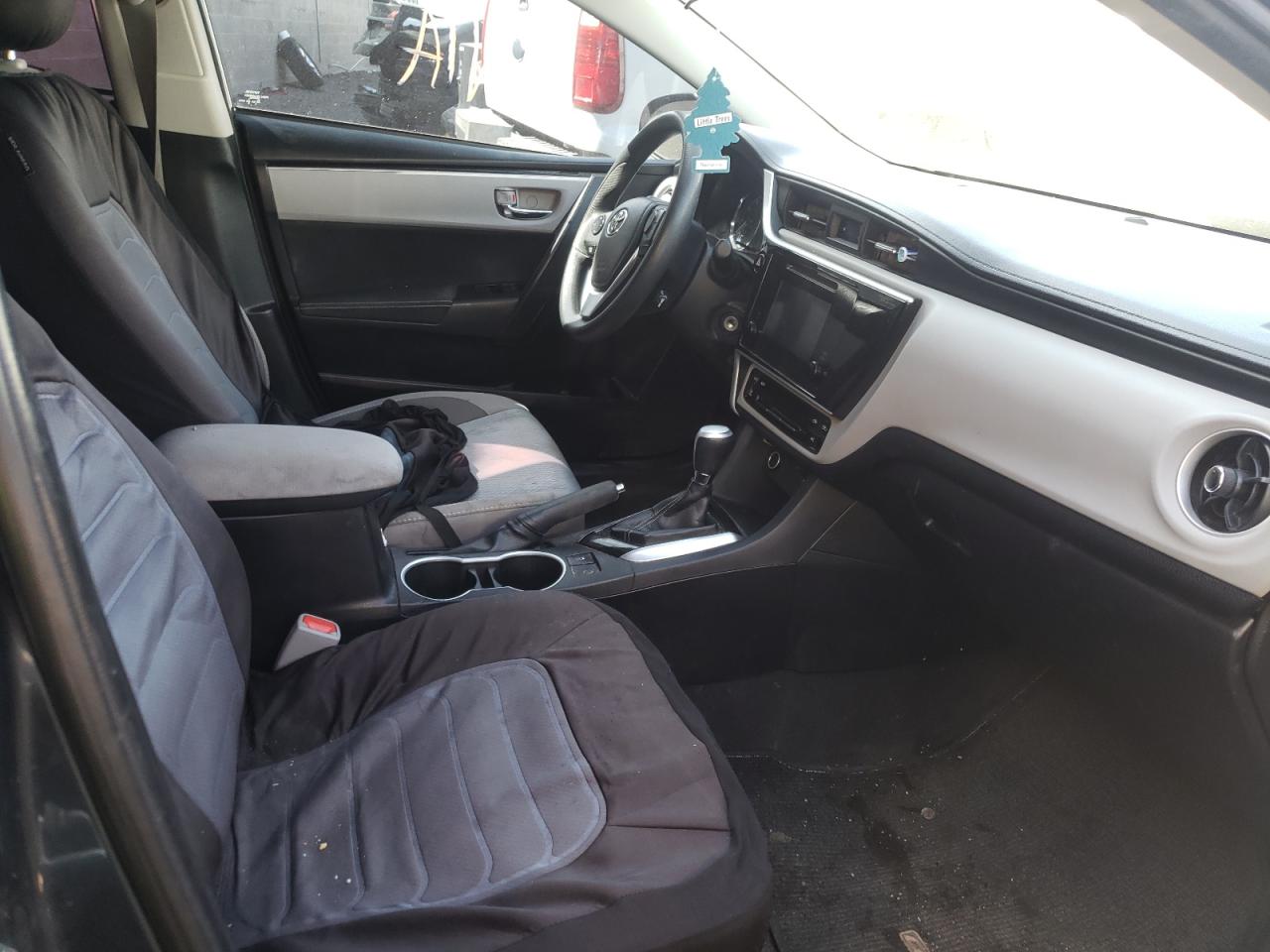 Photo 5 from auction – 2018 TOYOTA COROLLA L with VIN 2T1BURHEXJC018370